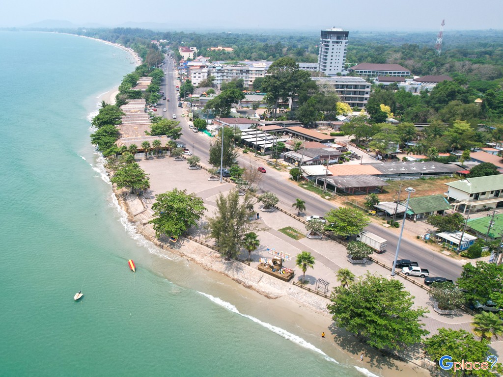 แจกแพลนเที่ยว หาดแหลมแม่พิมพ์ (จังหวัดระยอง) 2567 จุดเช็กอินถ่ายรูปสวยๆ หลากหลายสไตล์