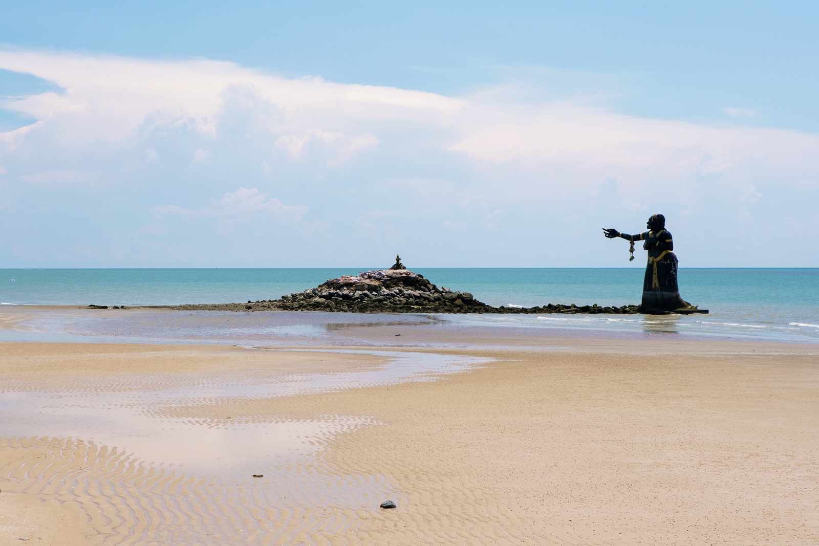 มุมถ่ายรูปที่ไม่ลับในเ หาดปึกเตียน (จังหวัดประจวบคีรีขันธ์) 2567 เที่ยวได้ทั้งปี ไปกี่ทีก็ไม่เบื่อ