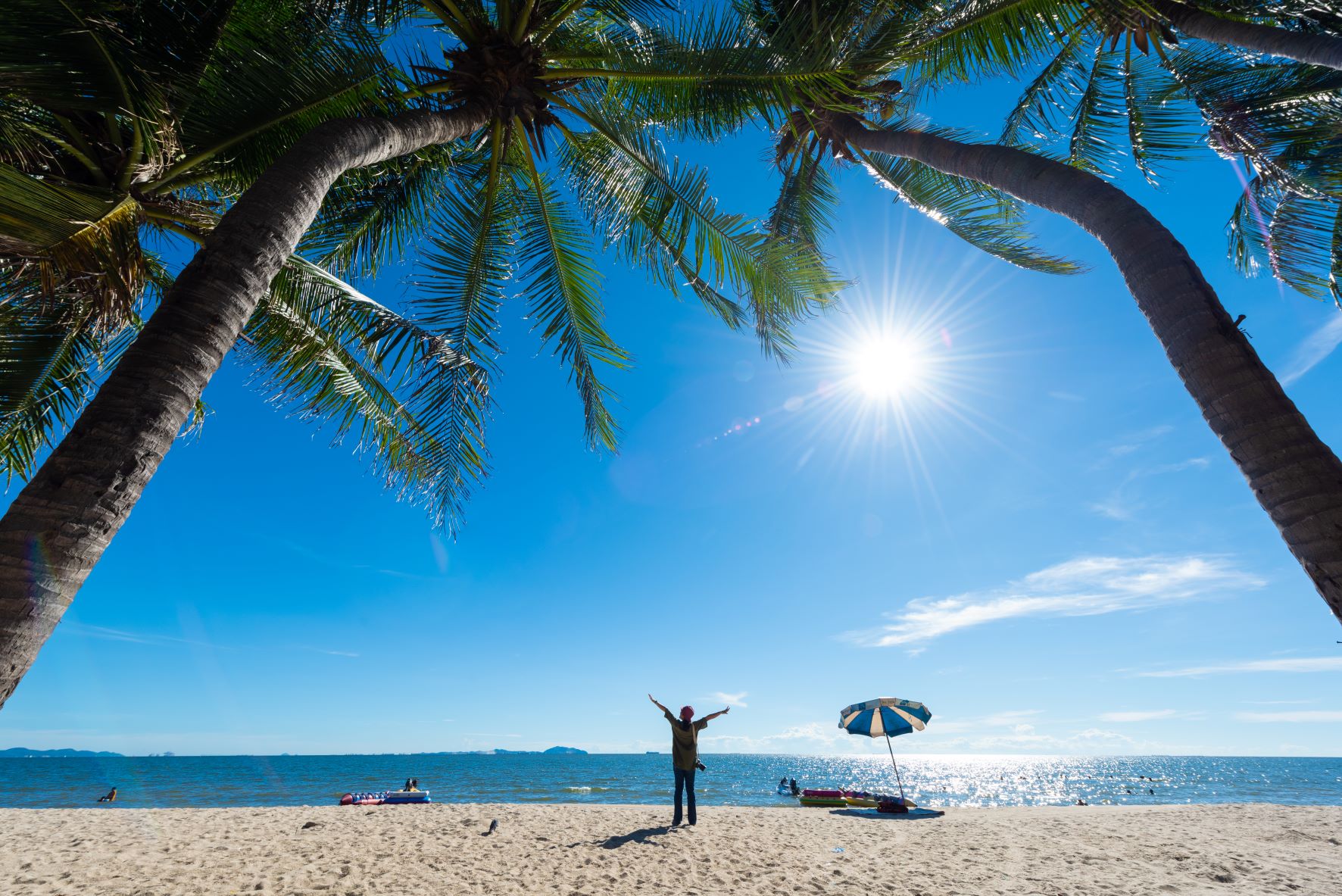 มุมถ่ายรูปที่ไม่ลับในเ หาดบางแสน (จังหวัดชลบุรี) 2567 เที่ยวชิล ชมวิวสวย โอบกอดทะเลภูเขา